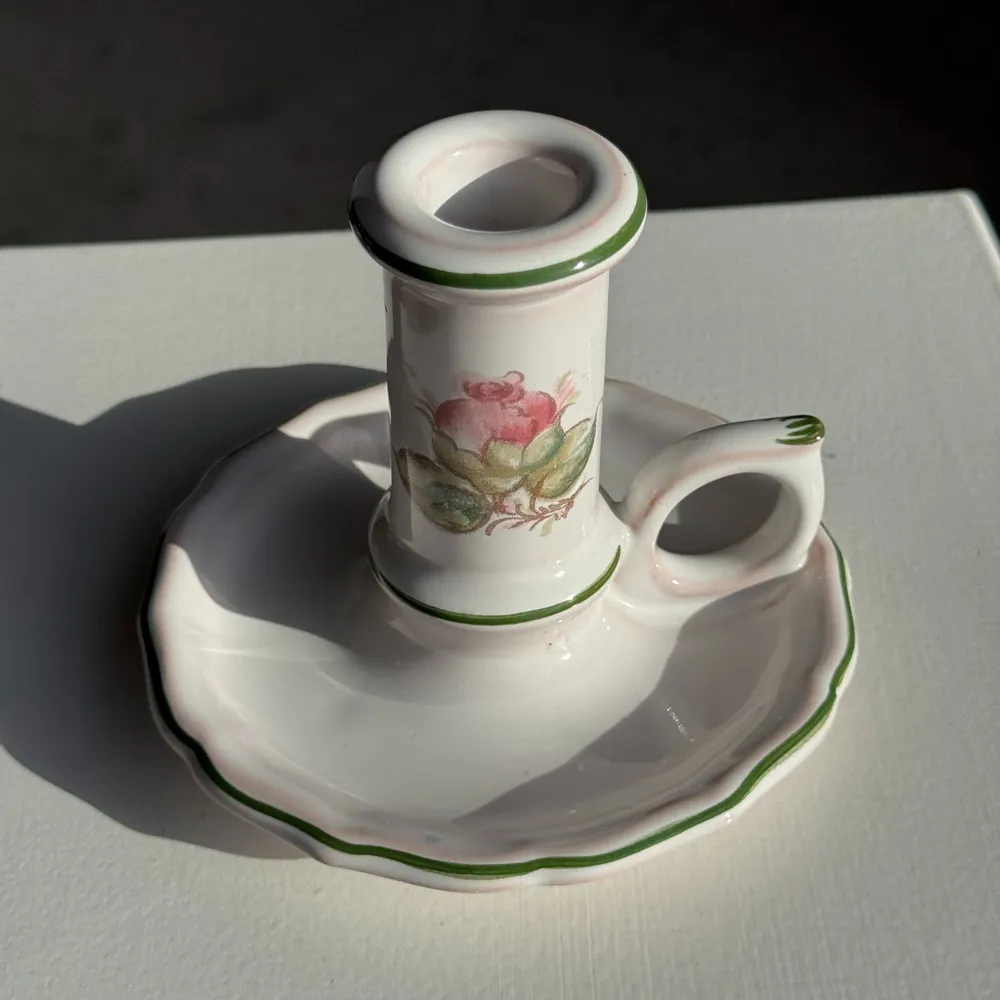 Candlesticks and candle holders - Small vintage earthenware hand candle holder with green border floral - OFFICE OBJETS