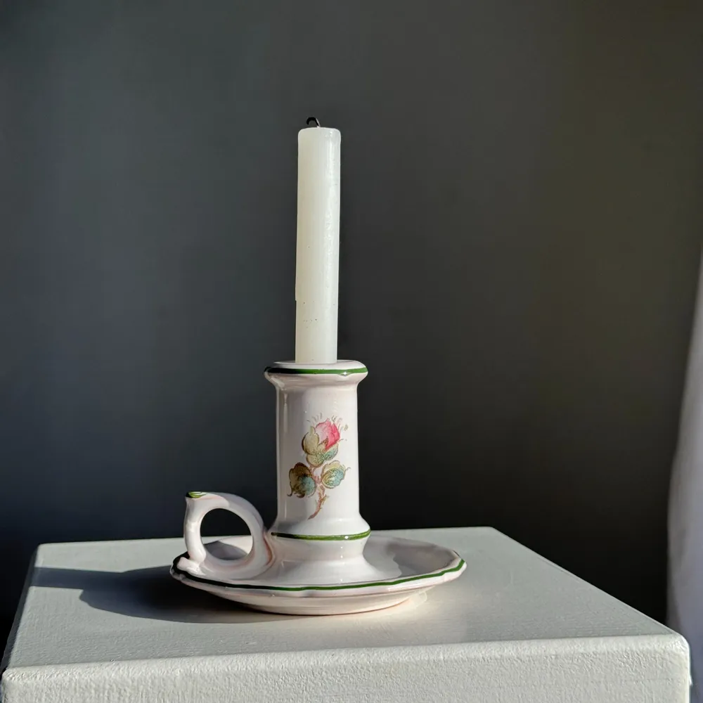 Candlesticks and candle holders - Small vintage earthenware hand candle holder with green border floral - OFFICE OBJETS