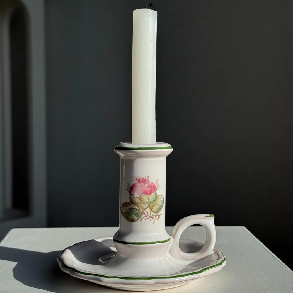 Candlesticks and candle holders - Small vintage earthenware hand candle holder with green border floral - OFFICE OBJETS