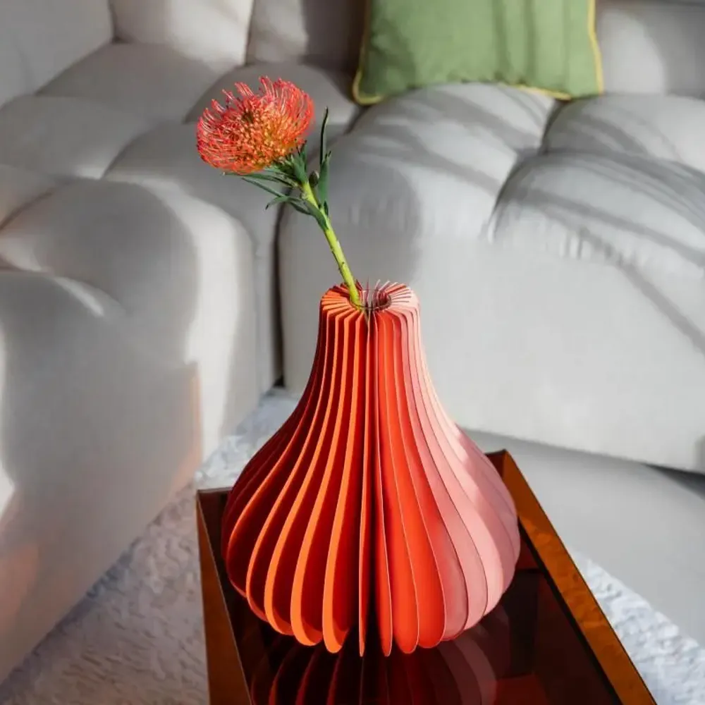 Floral decoration - Orange 'Yuki' vase paper - REMEMBER