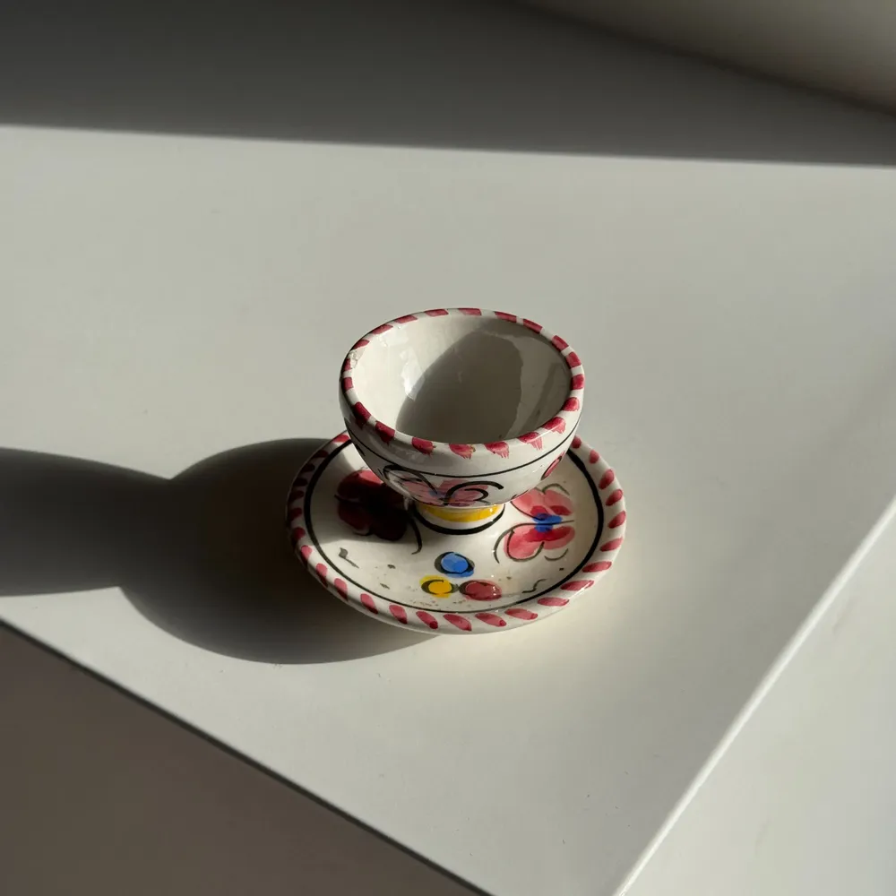 Couverts & ustensiles de cuisine - Coquetier en faïence motifs floraux roses vintage H5 - OFFICE OBJETS