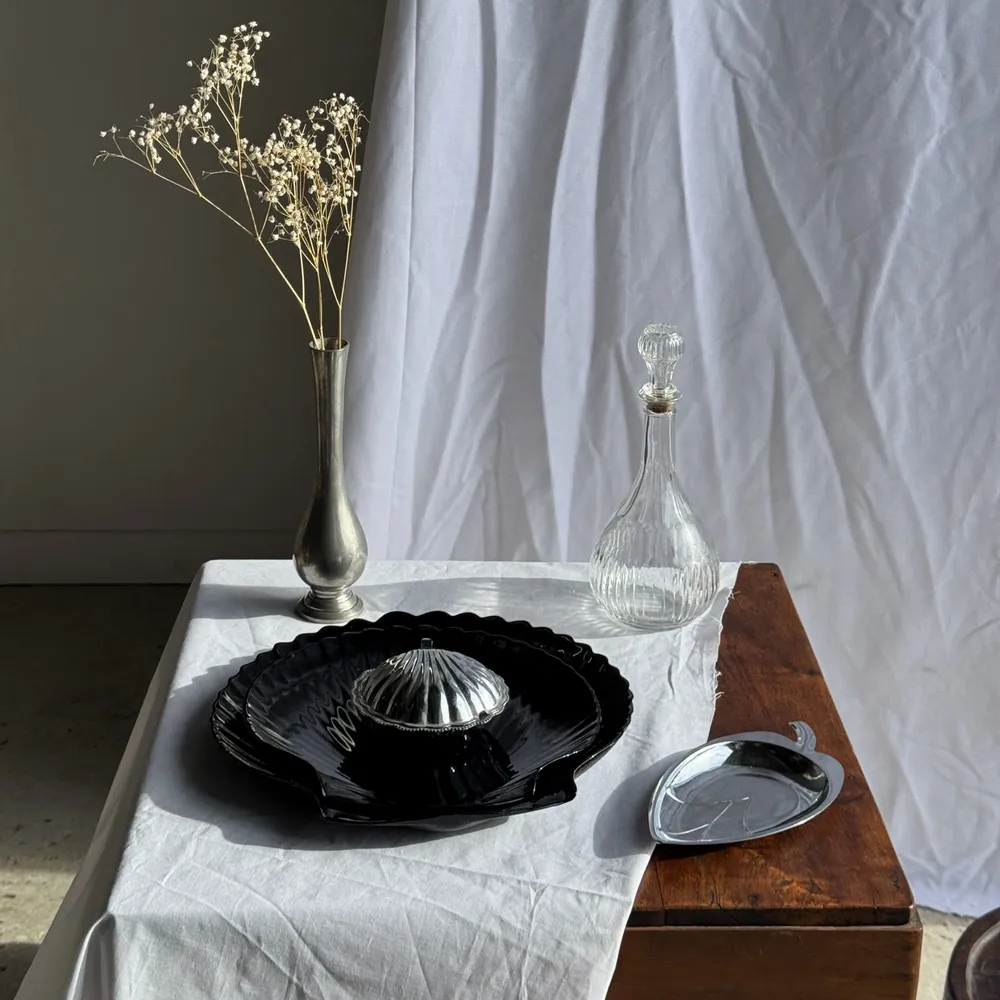 Plats et saladiers - Duo plats coquilles verre noir vintage D32 et D26 - OFFICE OBJETS
