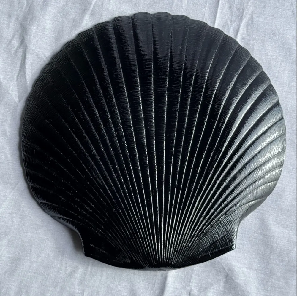 Plats et saladiers - Duo plats coquilles verre noir vintage D32 et D26 - OFFICE OBJETS