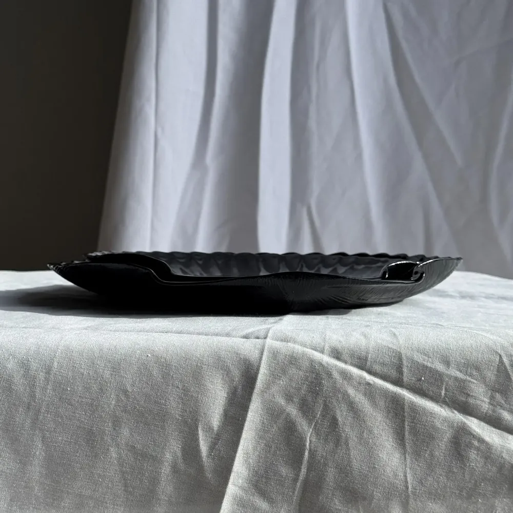 Plats et saladiers - Duo plats coquilles verre noir vintage D32 et D26 - OFFICE OBJETS