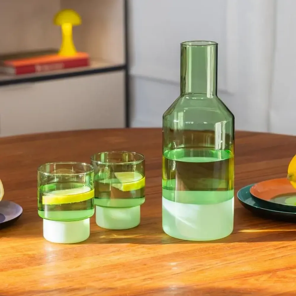 Objets de décoration - Carafe en verre Jill verte - REMEMBER