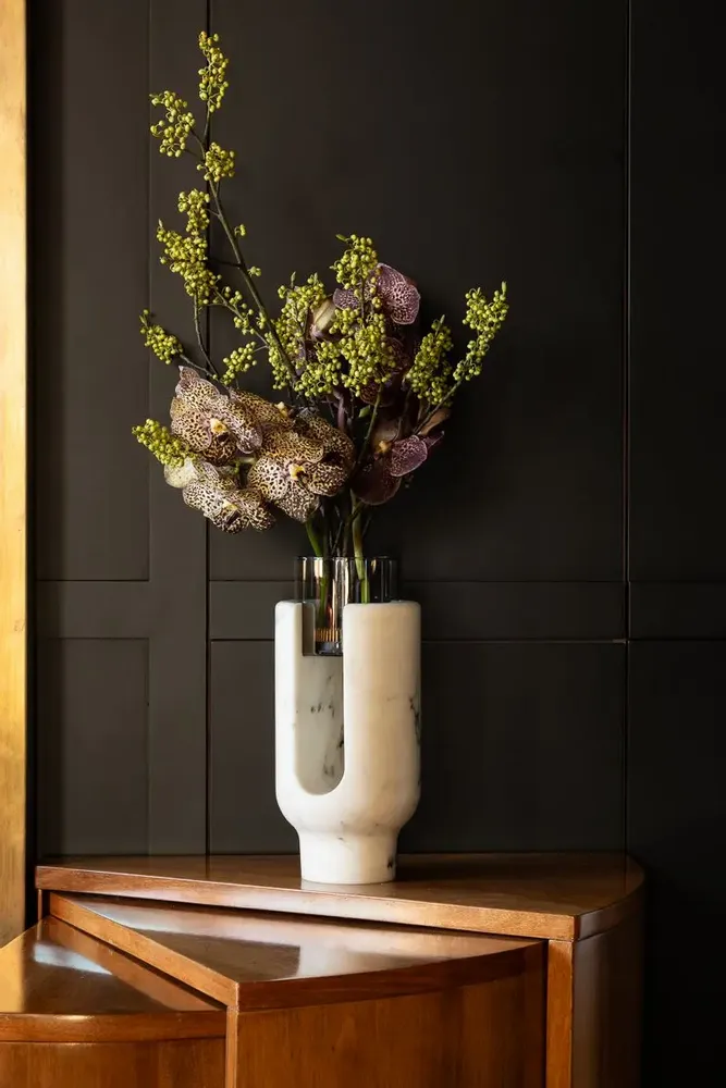 Candlesticks and candle holders - LYRA CANDLE HOLDER MARBLE FLOWER VASE - OOUMM