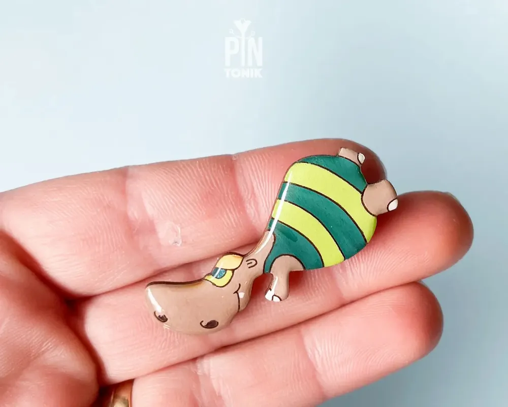 Broches - Pin’s en bois Hippopotame nageur - PINTONIK