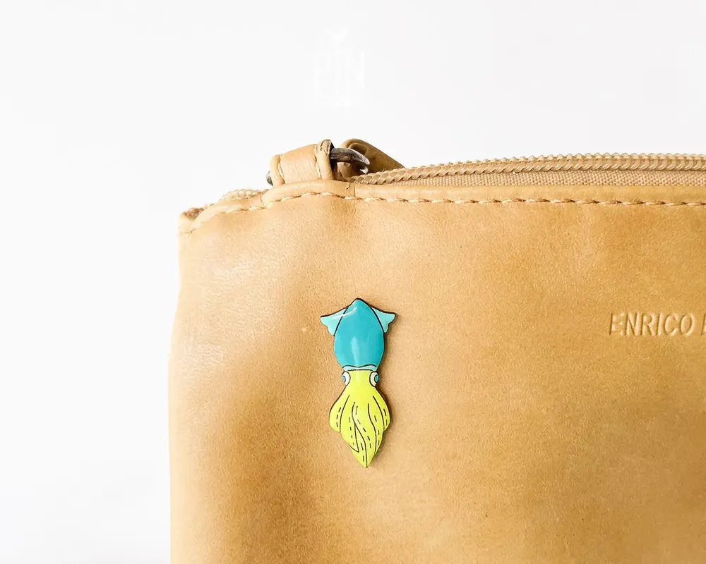 Jewelry - Cuttlefish Wooden Lapel Pin - PINTONIK