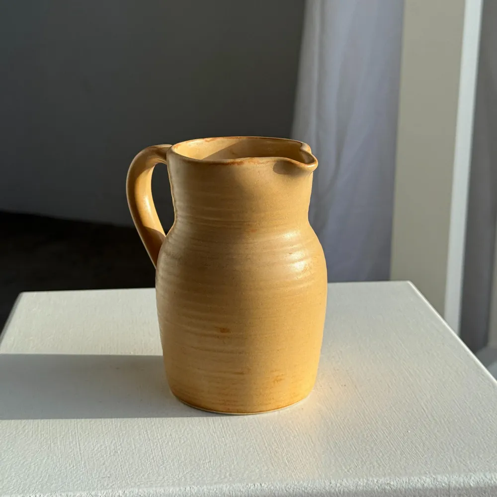 Carafes - Small engraved vintage pitcher 50cl matt beige sandstone H14 - OFFICE OBJETS