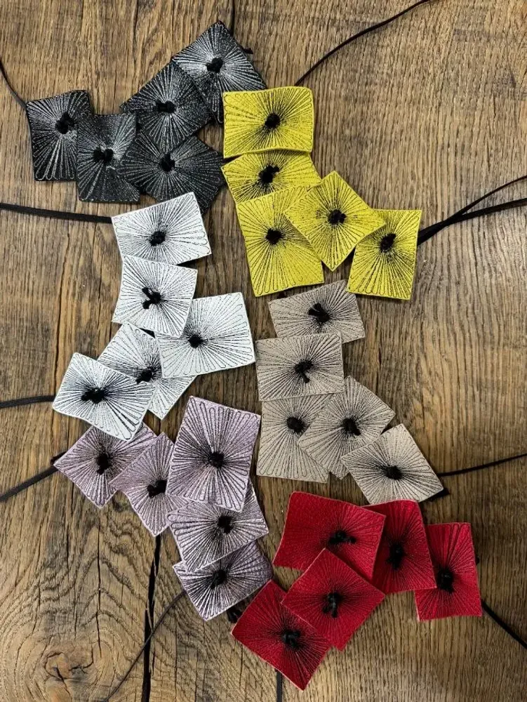 Jewelry - Bouquet necklace, flowers, real leather - PASSIONE