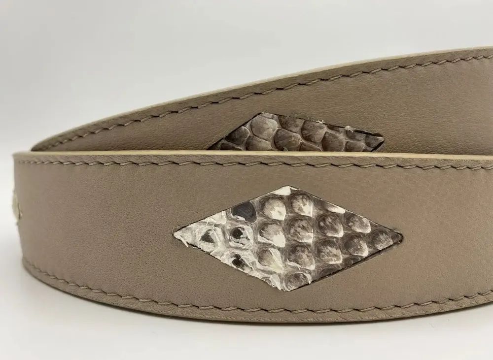 Petite maroquinerie - Ceinture unique en cuir véritable avec incrustations de diamants - PASSIONE