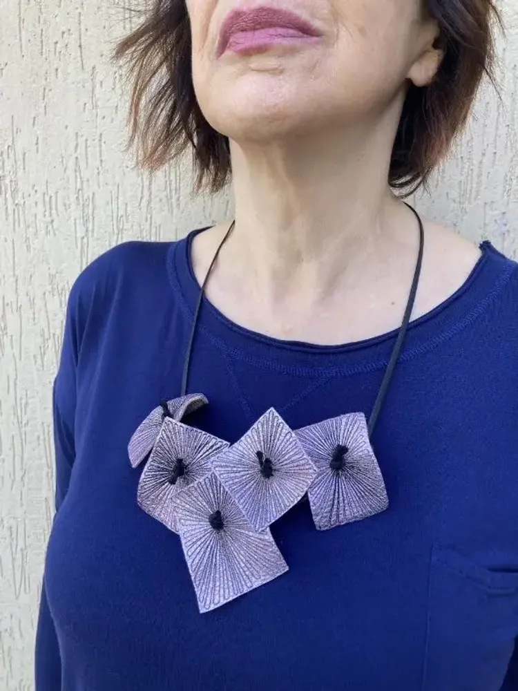 Jewelry - Bouquet necklace, flowers, real leather - PASSIONE