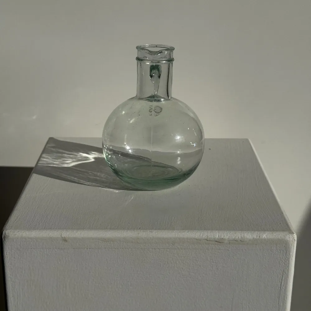 Carafes - Mini glass ball carafe D9 H14.5 - OFFICE OBJETS