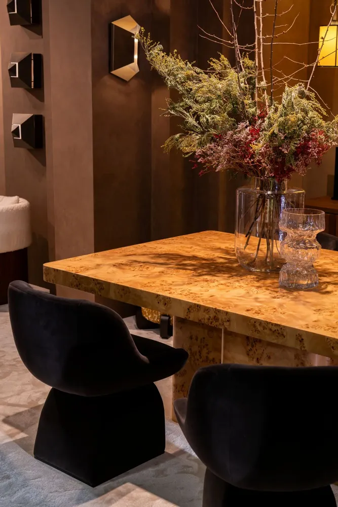 Tables for hotels - Burl Table - Dining Table in Poplar Burl - DUISTT