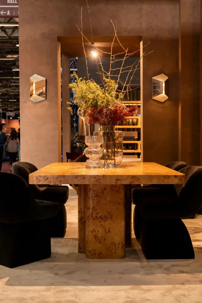 Tables for hotels - Burl Table - Dining Table in Poplar Burl - DUISTT