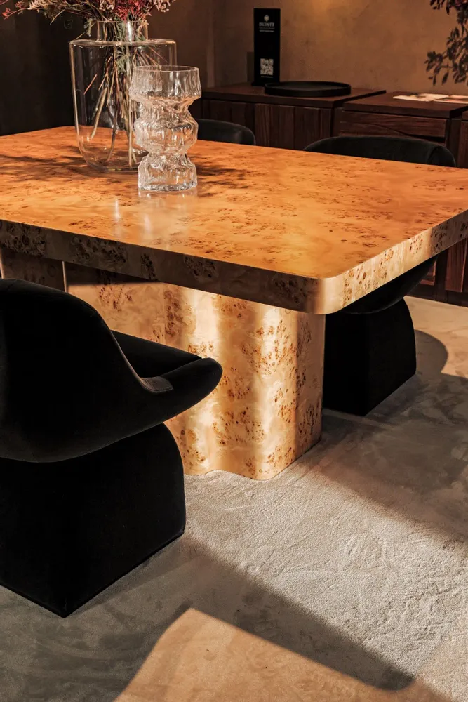 Tables for hotels - Burl Table - Dining Table in Poplar Burl - DUISTT