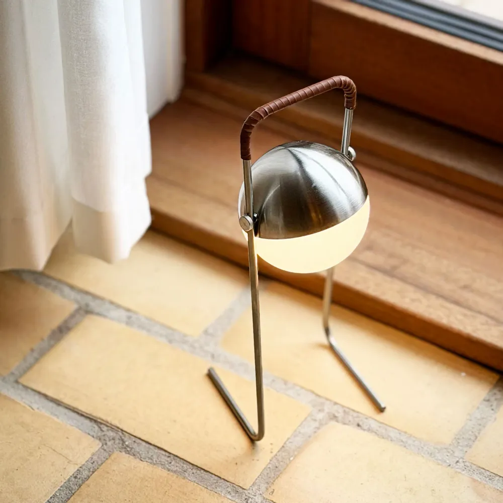 Table lamps - Mova red LED rechargeable - DYBERG LARSEN