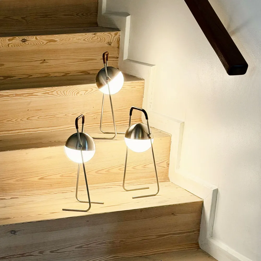 Lampes de table - LED Mova brune rechargeable - DYBERG LARSEN