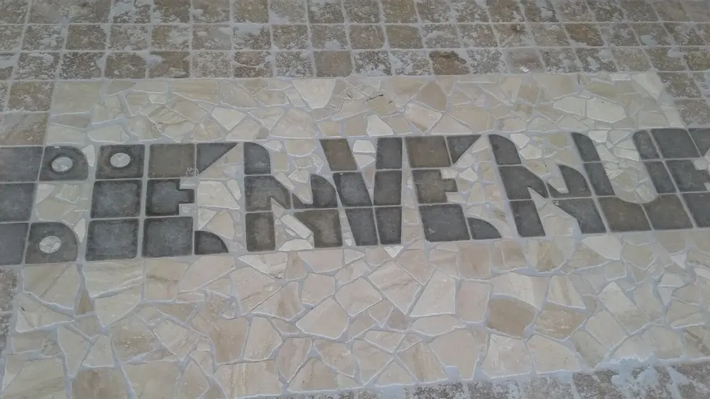 Terraces - TIGRATO Tumbled Crazy Paving - 1 cm - SENINI STONE  -NATURAL STONE MADE IN ITALY-