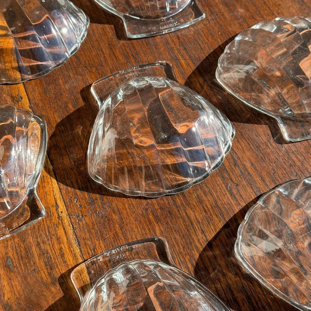 Bowls - Set of 7 vintage Pyrex glass shell cups - OFFICE OBJETS