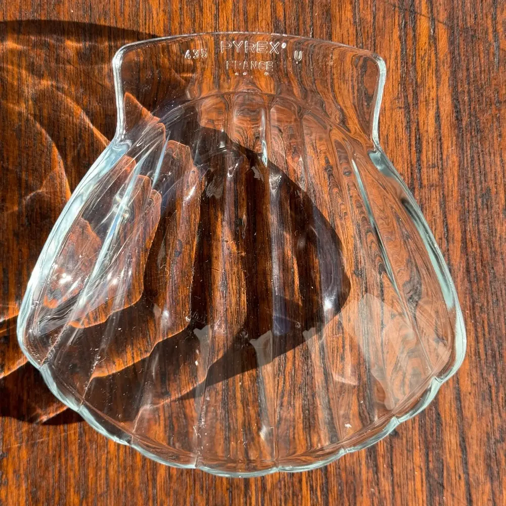 Bowls - Set of 7 vintage Pyrex glass shell cups - OFFICE OBJETS