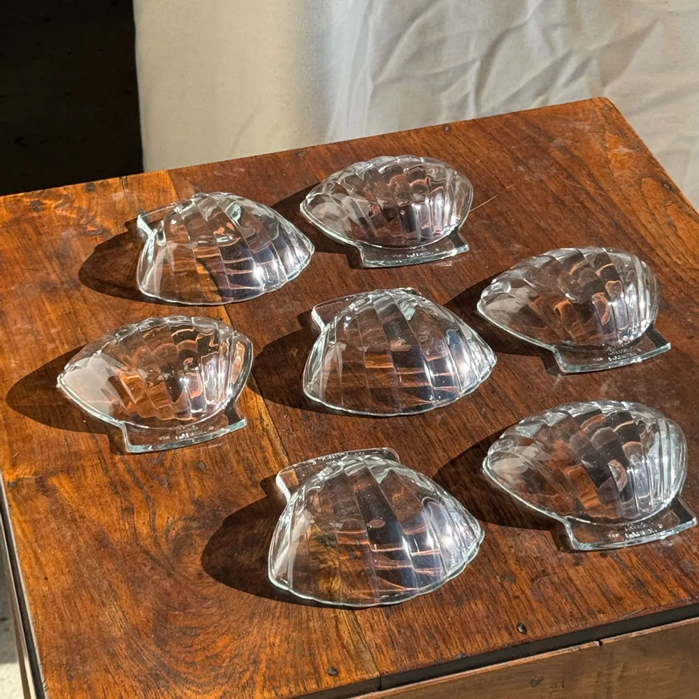Bowls - Set of 7 vintage Pyrex glass shell cups - OFFICE OBJETS