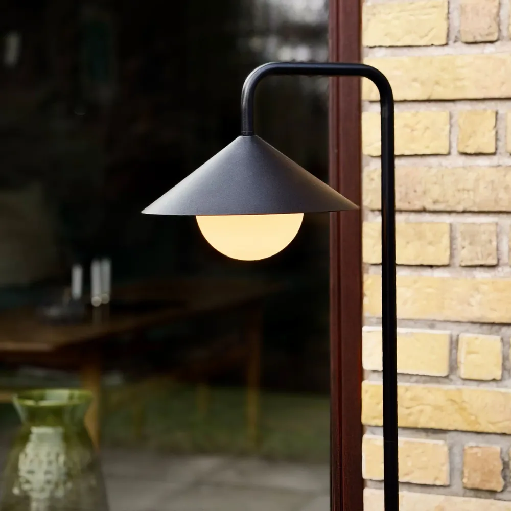 Lampadaires - Lance d'extérieur NOVA avec boule lumineuse et télécommande - DYBERG LARSEN