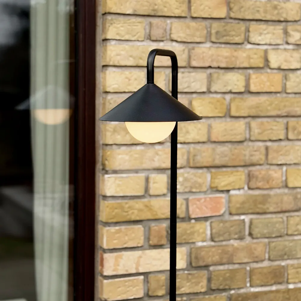Lampadaires - Lance d'extérieur NOVA avec boule lumineuse et télécommande - DYBERG LARSEN