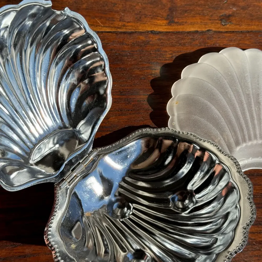 Kitchen utensils - Vintage silver plated shell butter dish with transparent cup - OFFICE OBJETS