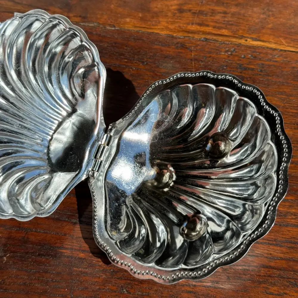 Kitchen utensils - Vintage silver plated shell butter dish with transparent cup - OFFICE OBJETS