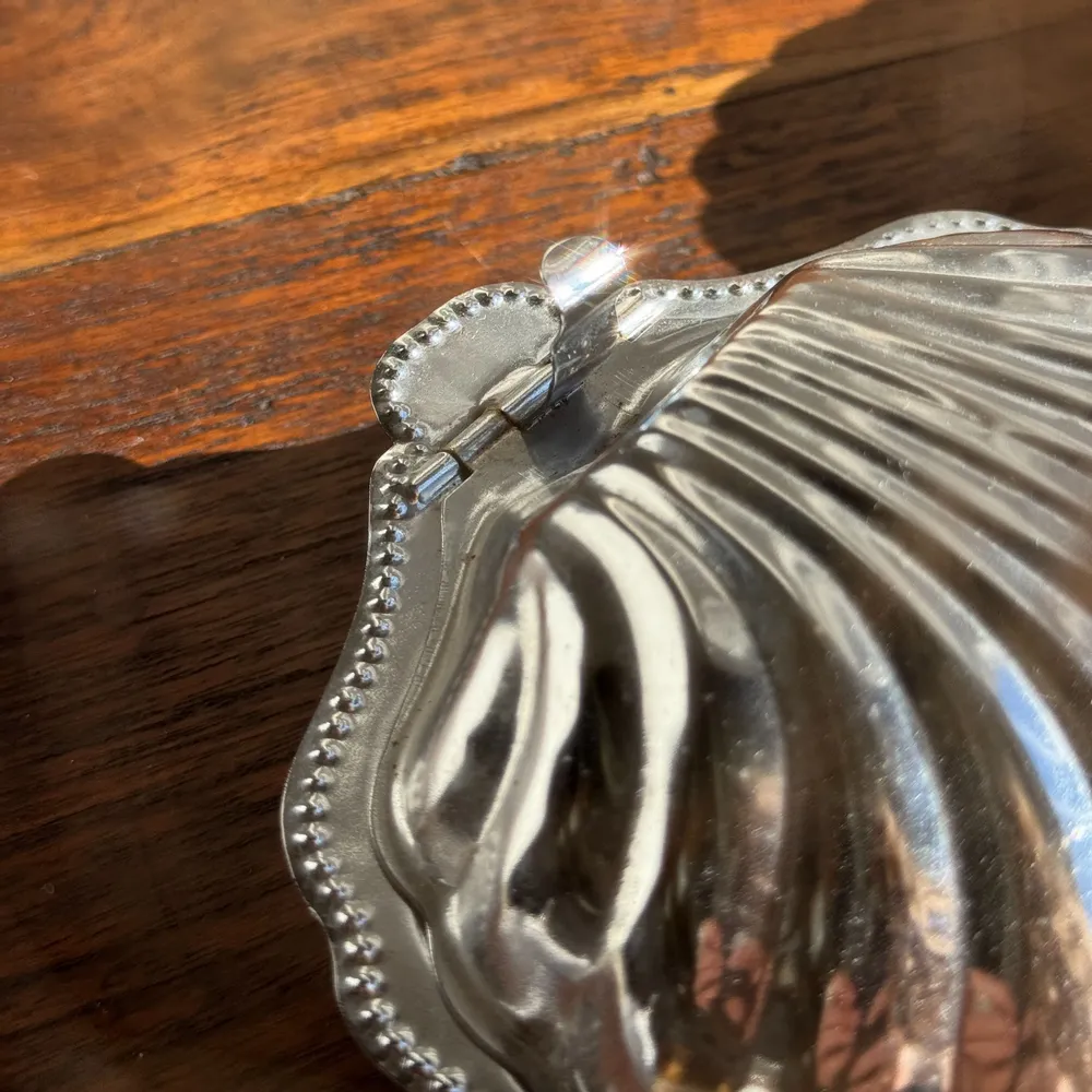 Kitchen utensils - Vintage silver plated shell butter dish with transparent cup - OFFICE OBJETS