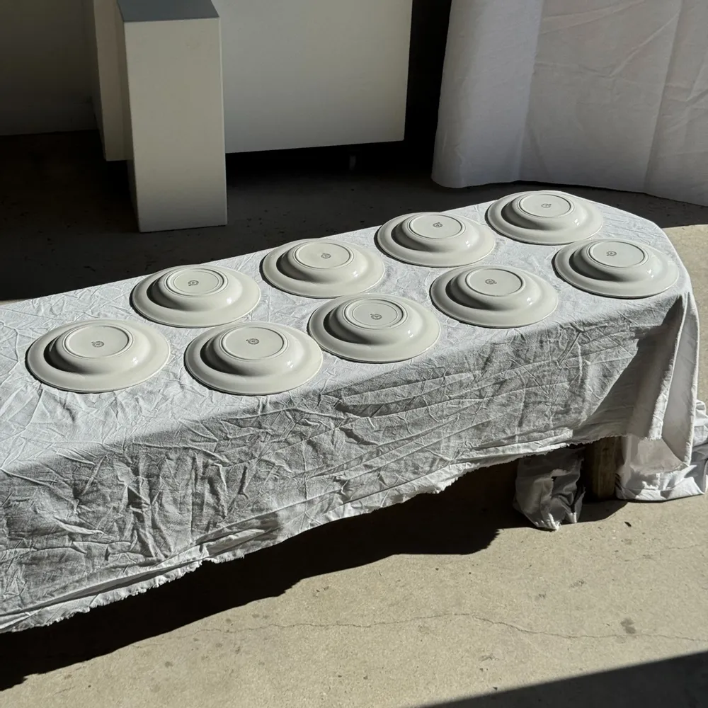 Assiettes de réception - Lot de 9 assiettes creuses vintage turquoises liseré doré fleurs roses - OFFICE OBJETS