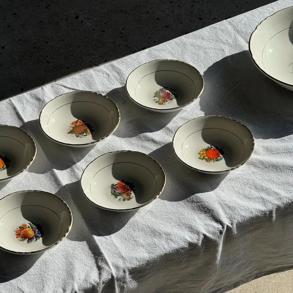 Platter and bowls - Vintage fruit salad service composed of a salad bowl, 7 cups - OFFICE OBJETS