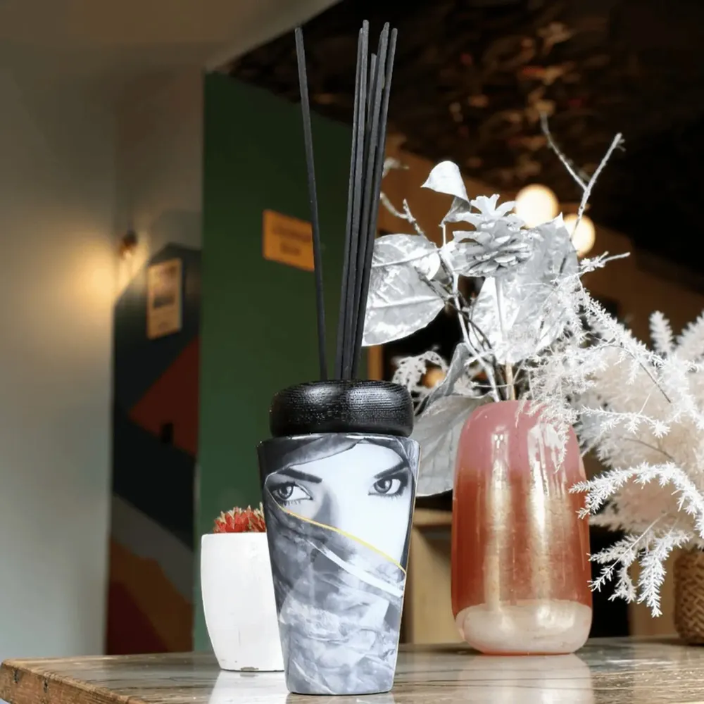 Diffuseurs de parfums - Arabian Eyes (Rose épicée, oud, santal) - Diffuseur de parfum en verre - 200 ml - ARTITUDE HOME