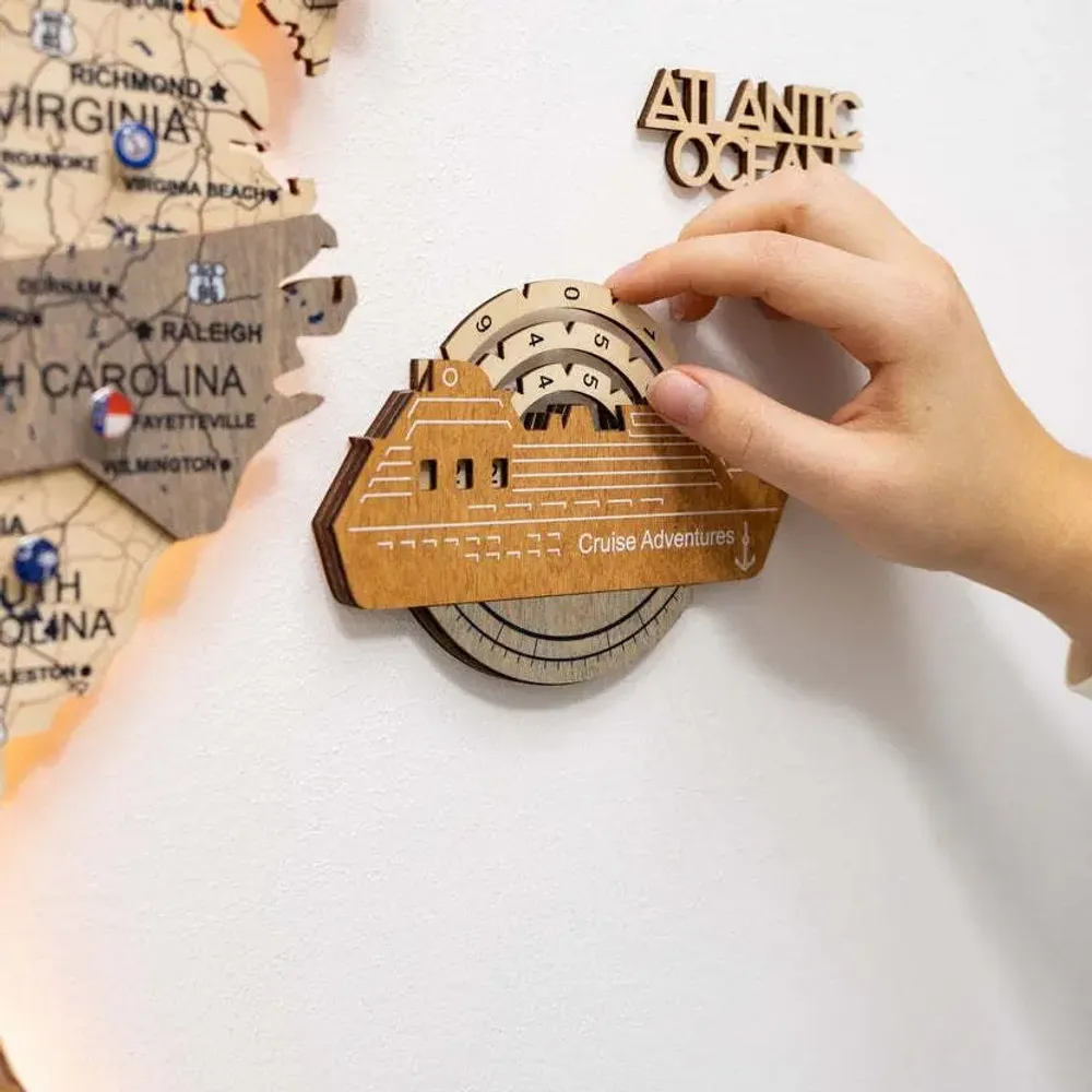 Objets de décoration - Carte du Monde en Bois 3D Colorée Travel Tracker Cruise Liner - Multicolore - ENJOY THE WOOD