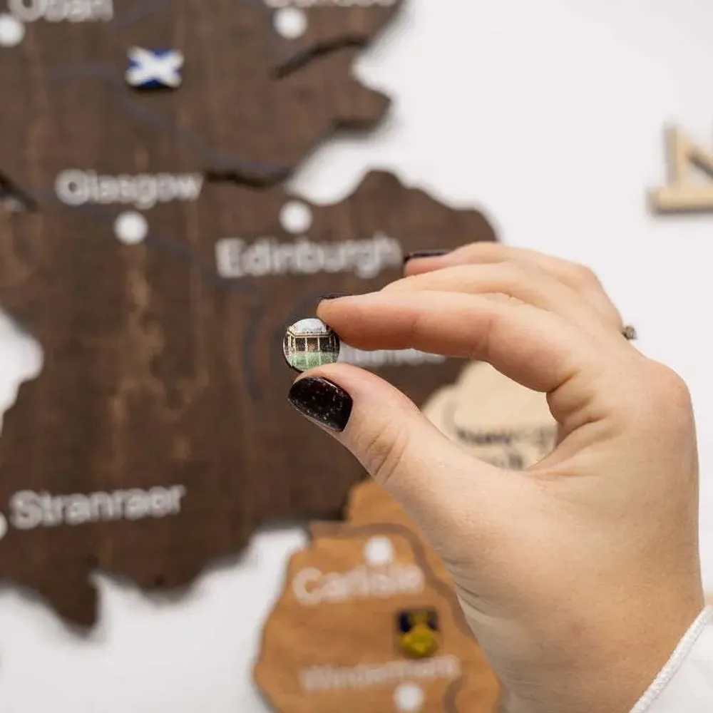 Decorative objects - United Kingdom Landmarks Pins - ENJOY THE WOOD