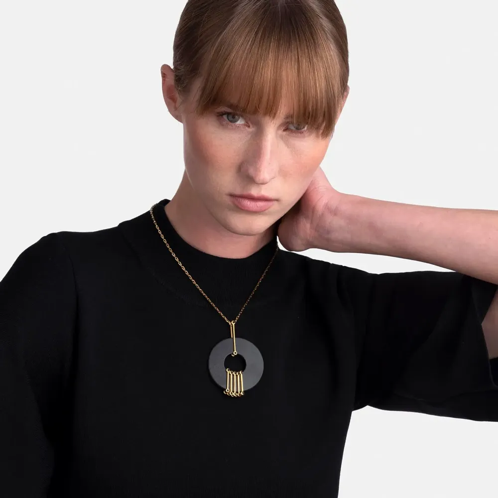 Bijoux - Petit collier en forme de cercle avec pendule - C.KARAKALPAKI