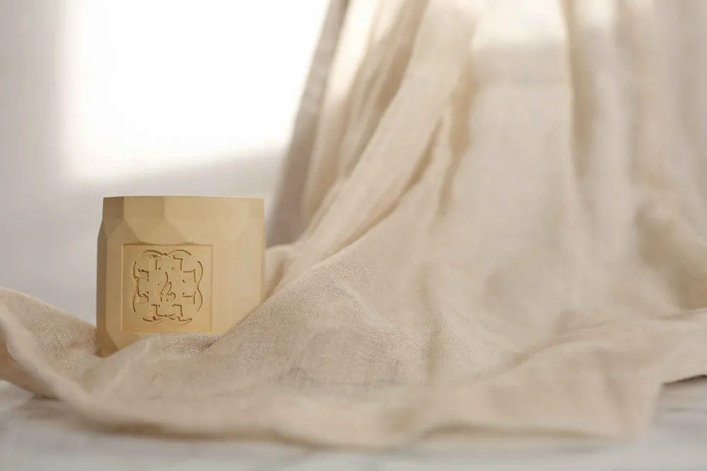 Candles - PATCHOULI ROSE  - SCENTED CANDLE - FLAMME D'ÉLIXIR