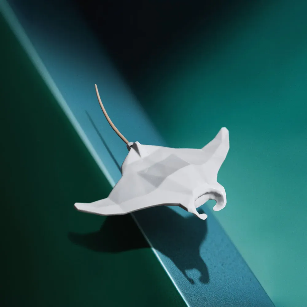 Hotel bedrooms - Porcelain Manta Sculpture – White - OCEANSTORE DESIGN