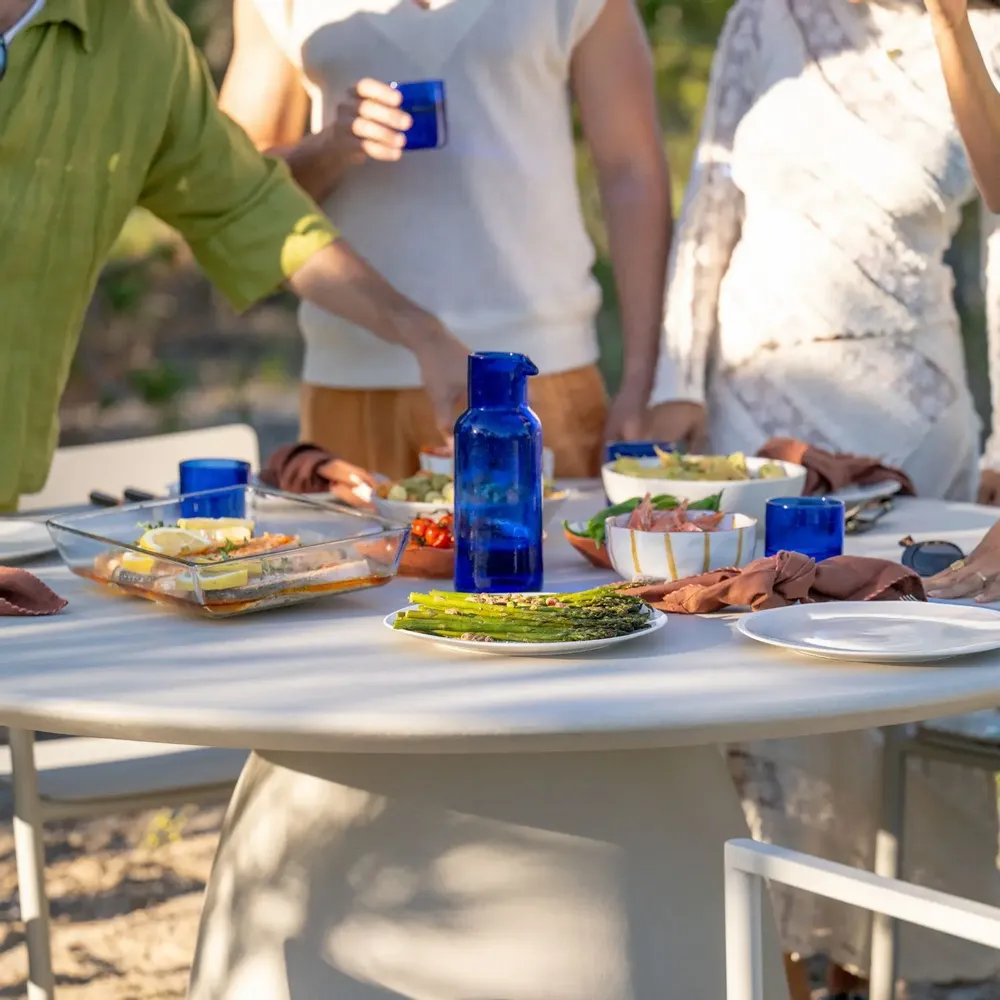 Tables de jardin - Table à manger en béton Dome - JATI KEBON