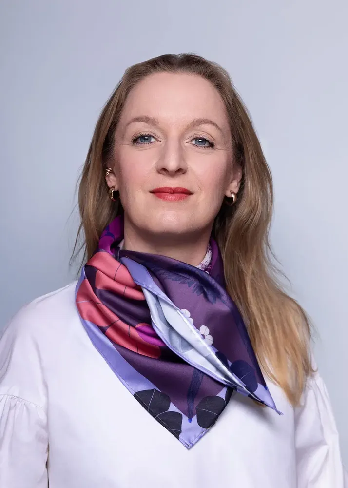 Foulards et écharpes - oiseau gorge rouge - KOUNTHEA RETH