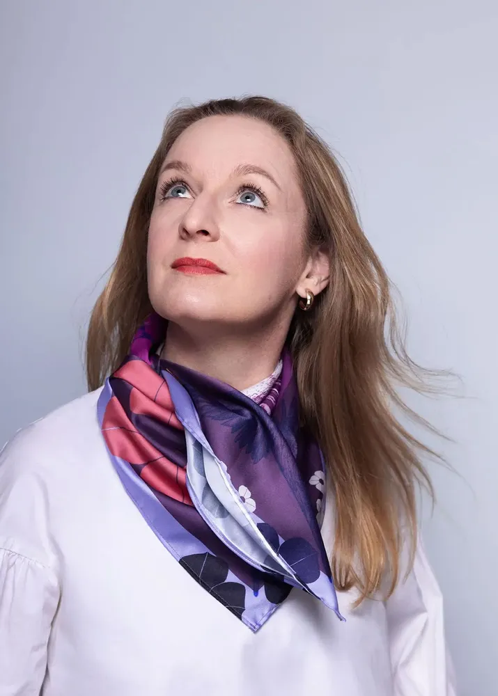 Foulards et écharpes - oiseau gorge rouge - KOUNTHEA RETH