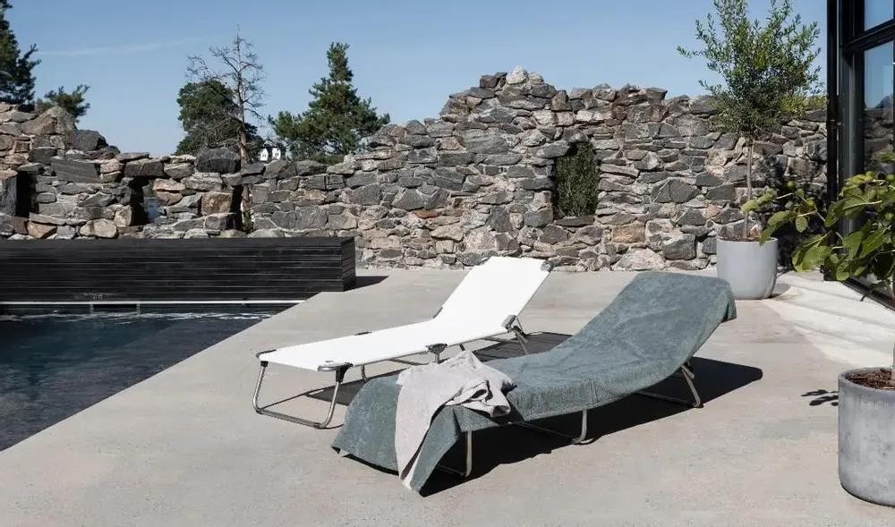 Lawn armchairs - Amigo Sun Lounger – Comfort Meets Practicality - FIAM SRL