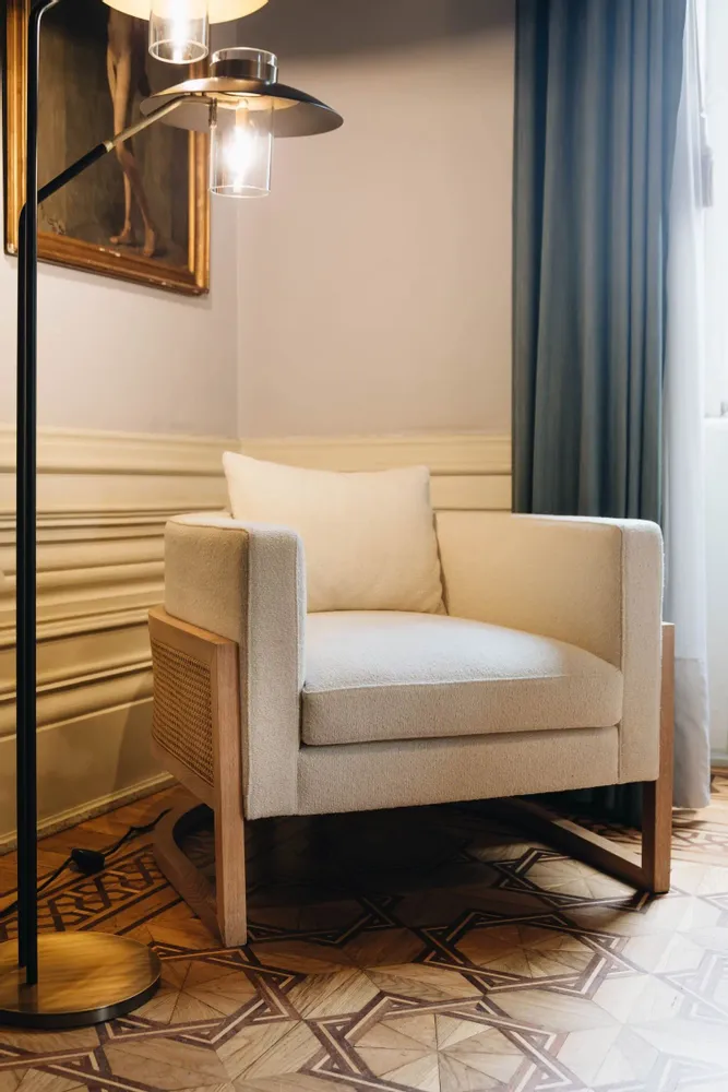 Lounge chairs for hospitalities & contracts - Julius Caned Armchair in Natural Oak Structure - DUISTT