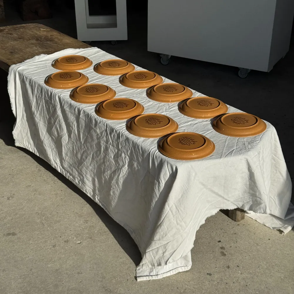 Assiettes au quotidien - Lot de 11 petites assiettes à dessert en grès liseré brun - OFFICE OBJETS