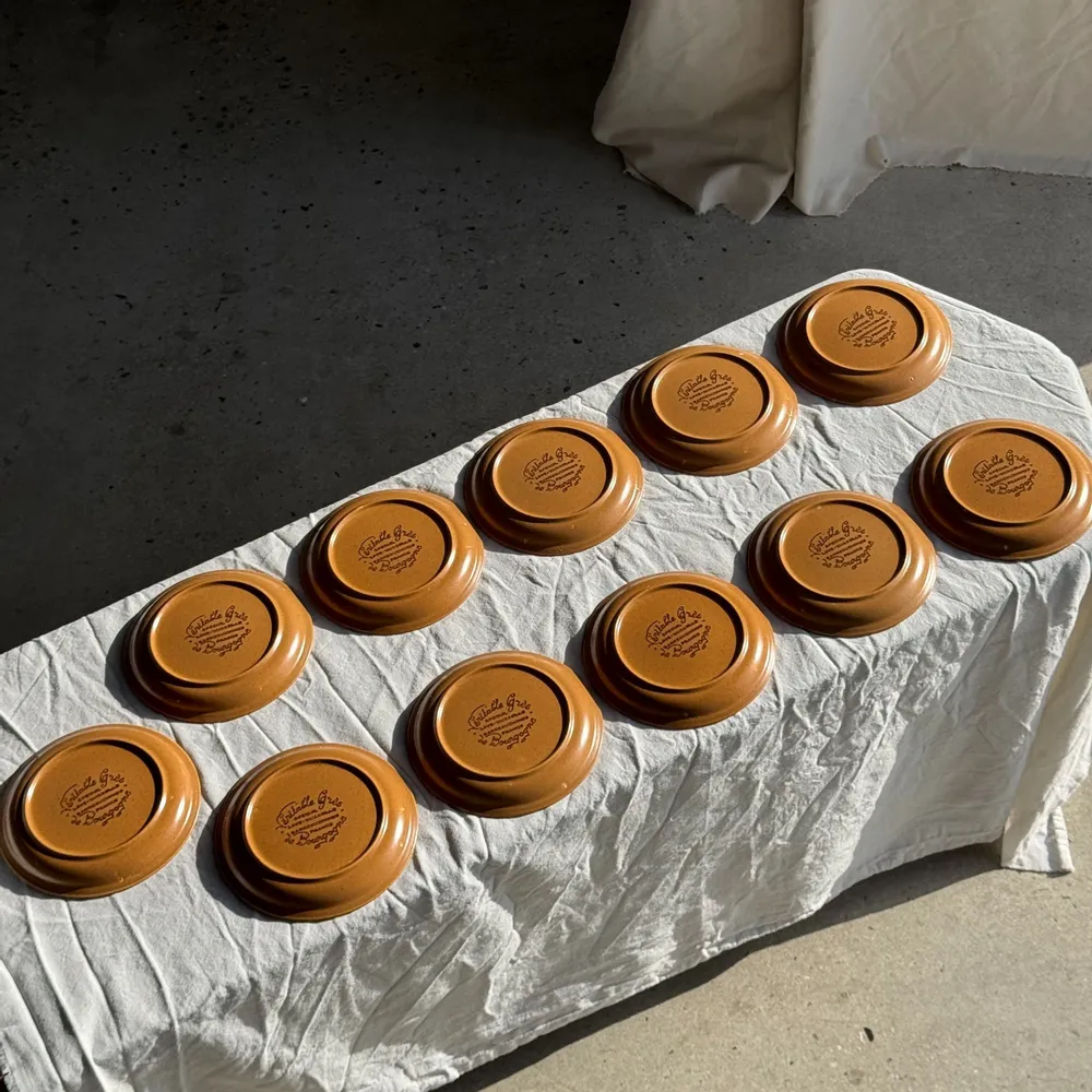 Assiettes au quotidien - Lot de 11 petites assiettes à dessert en grès liseré brun - OFFICE OBJETS