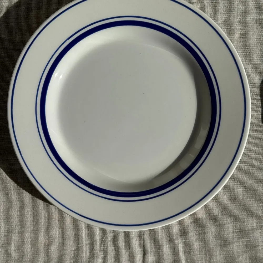 Assiettes au quotidien - Lot de 10 petites assiettes à dessert en céramique italienne Total - OFFICE OBJETS