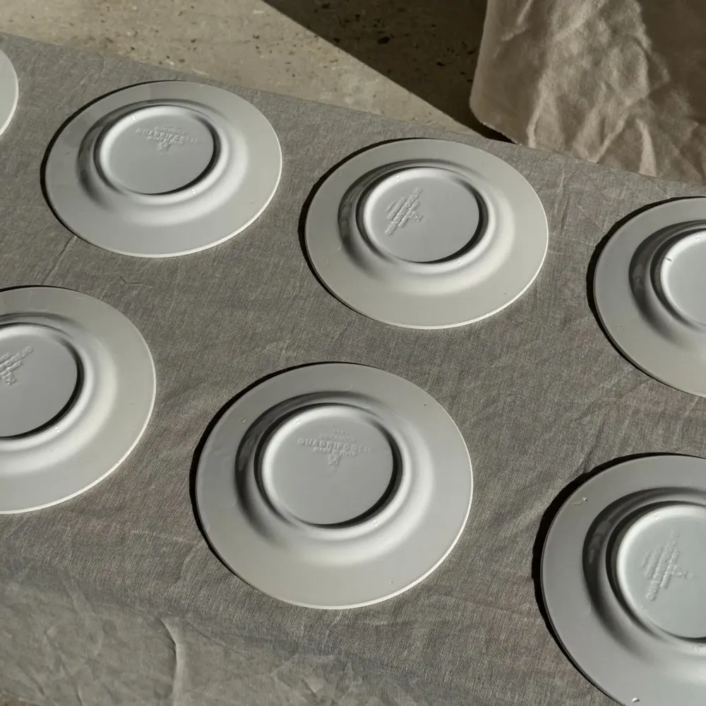 Assiettes au quotidien - Lot de 10 petites assiettes à dessert en céramique italienne Total - OFFICE OBJETS