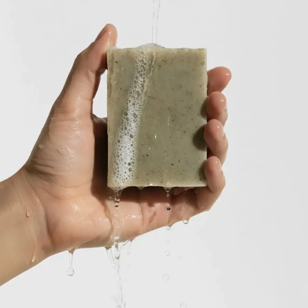 Savons - SAVON EXFOLIANT, GRAINES DE PAVOT ET CALENDULA - MOTSENT - SAVONNERIE POÉTIQUE