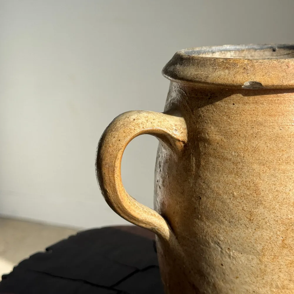 Everyday plates - Large oval matt stoneware pot with beige handle H21 D12 - OFFICE OBJETS